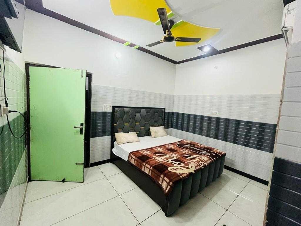 מיראט Spot On Hotel Masuri מראה חיצוני תמונה