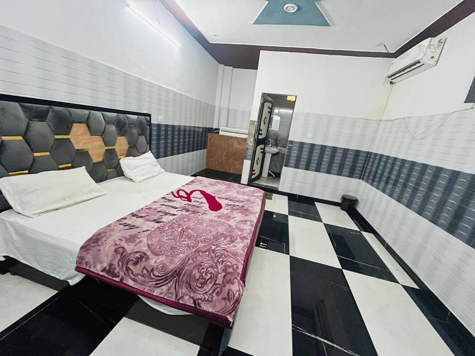 מיראט Spot On Hotel Masuri מראה חיצוני תמונה
